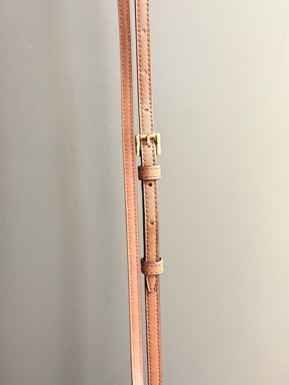 Michael Kors Saffiano Leather Smartphone Crossbody Bag Tan/Gold Hardware - Picture 7 of 7